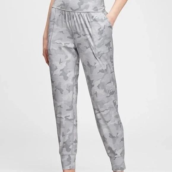 GAP Pants - Gap Jogger Camo Eclipse Gray Large Athleisure Pant High Waist Pocket Workout Gym